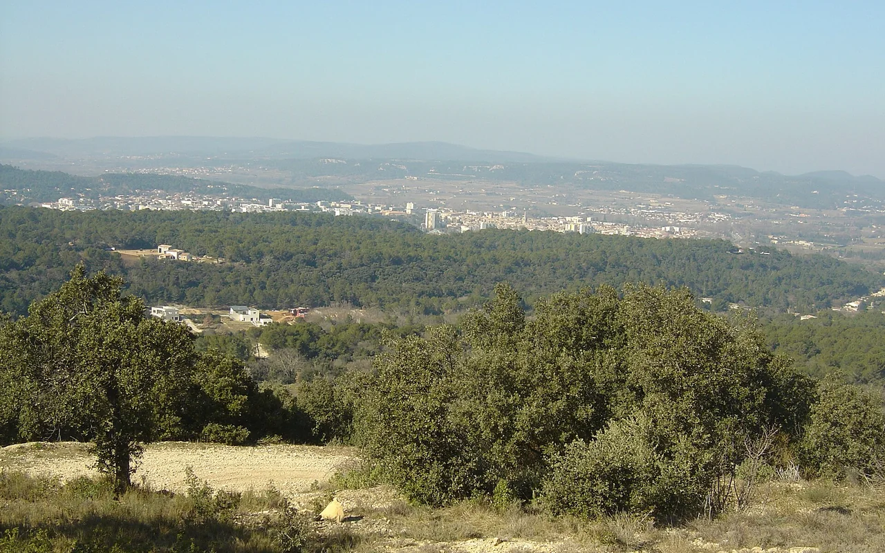 Paysage illustrant le dossier solaire de Bagnols-sur-Cèze