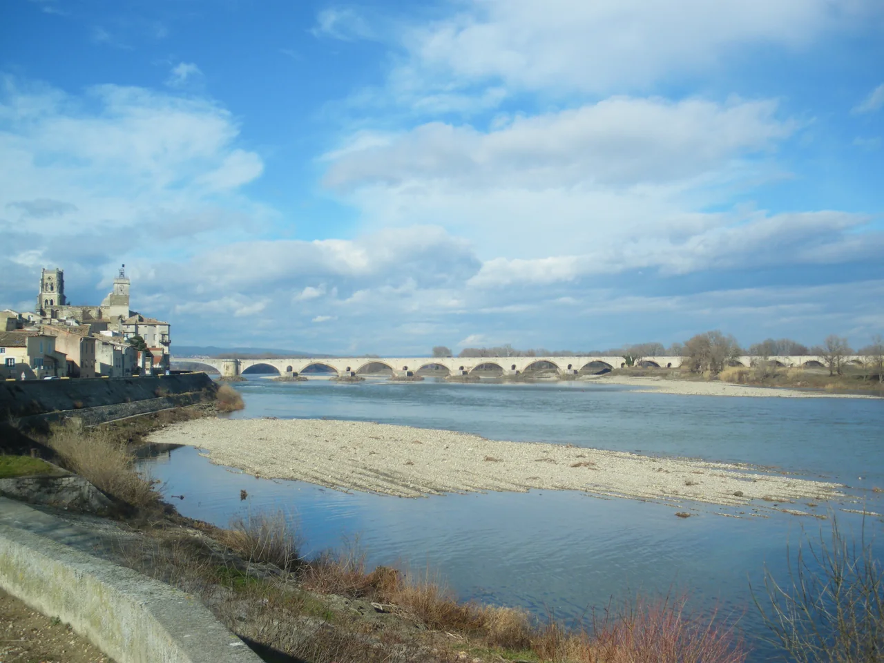 Photographie du territoire illustrant le contexte de Pont-Saint-Esprit